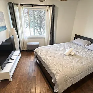 Villa 5 Mins Walk To Skytrain Station Vancouver