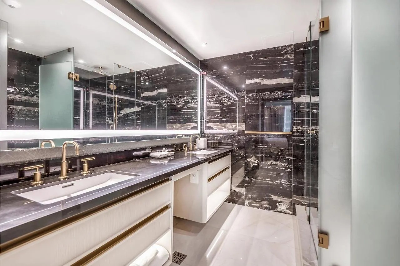Azur Legacy Collection Hotel Vancouver