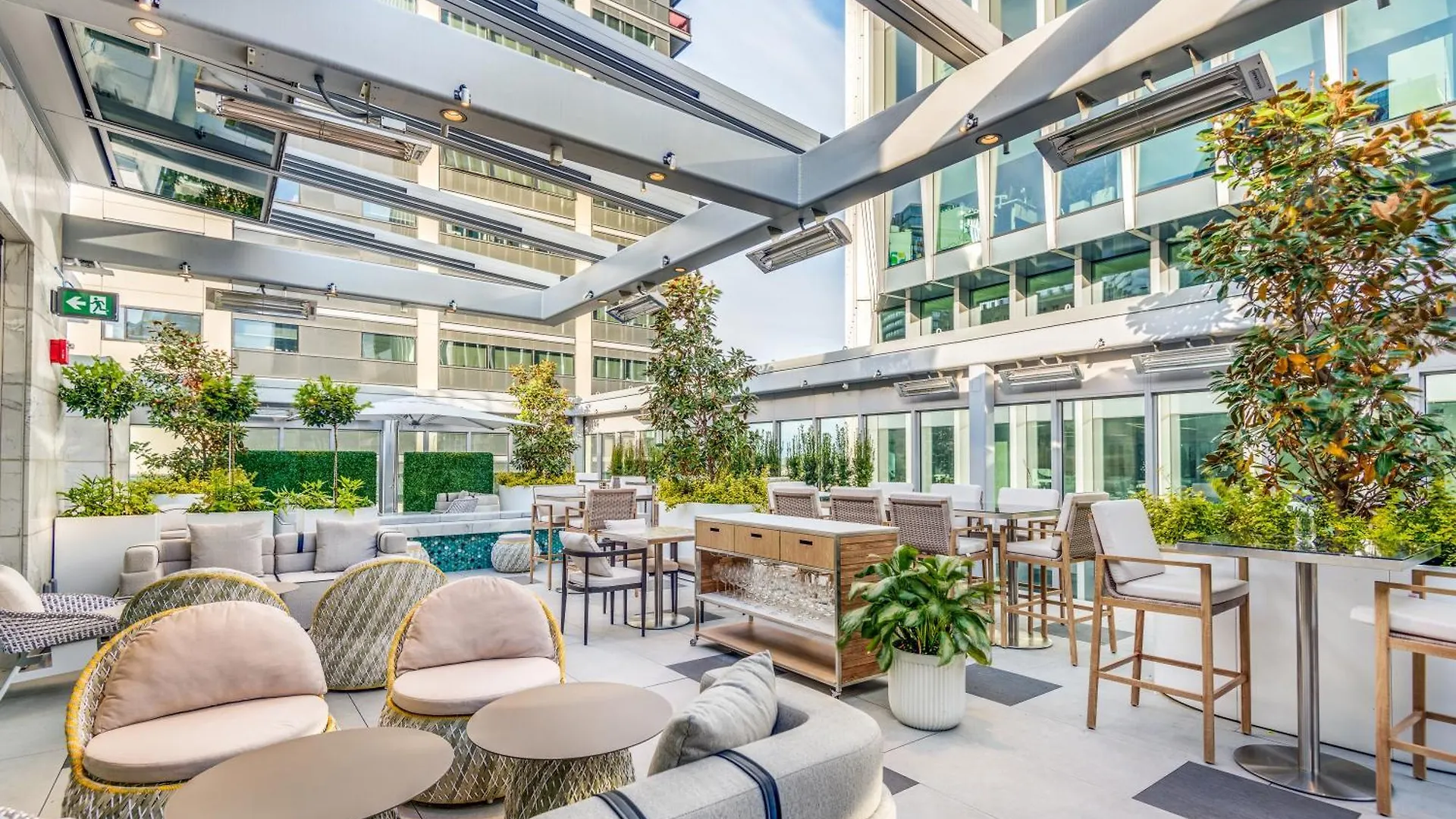 Azur Legacy Collection Hotel Vancouver