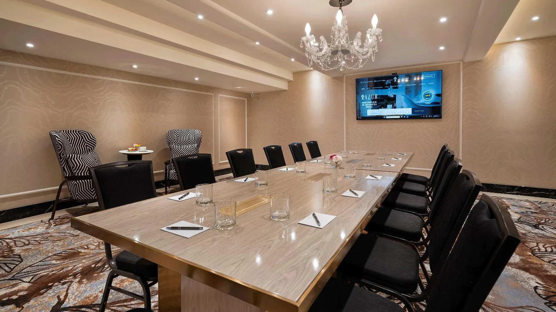 Azur Legacy Collection Hotel Vancouver