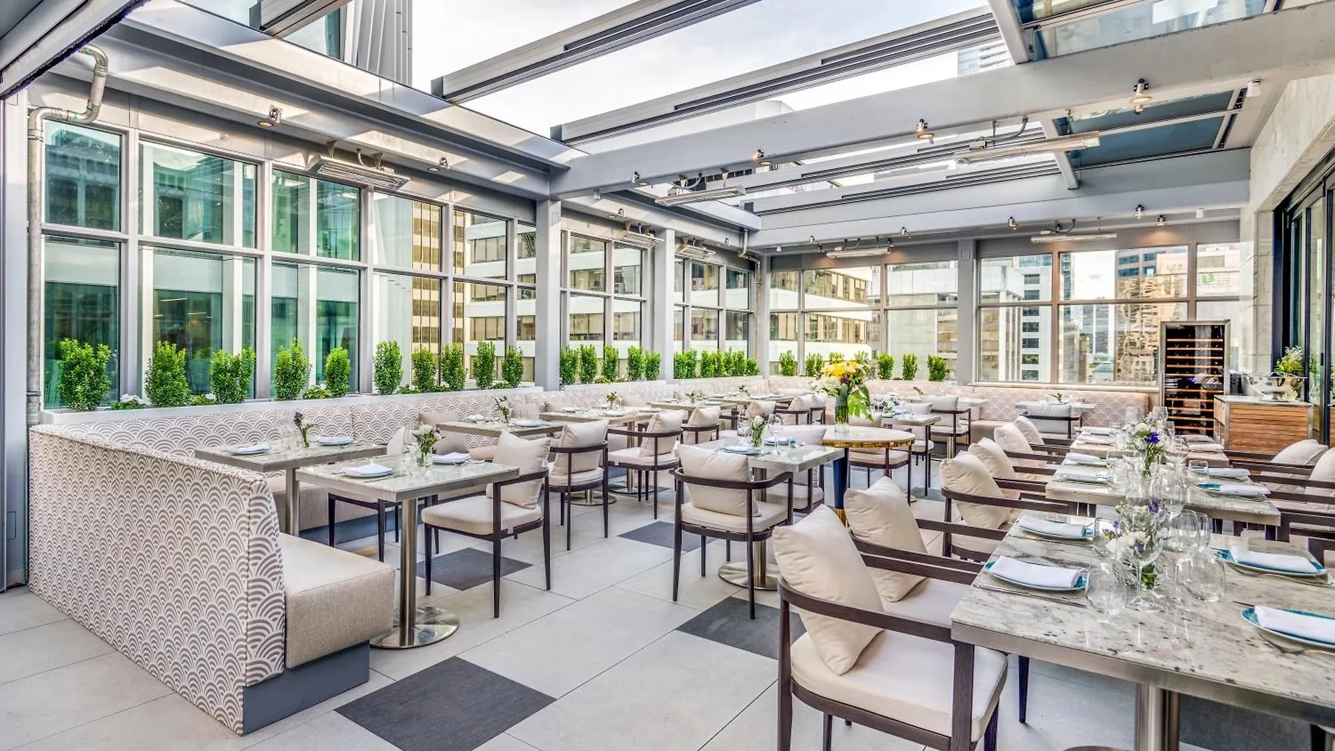 Azur Legacy Collection Hotel Vancouver